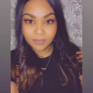 Meet your Posher, Casandra